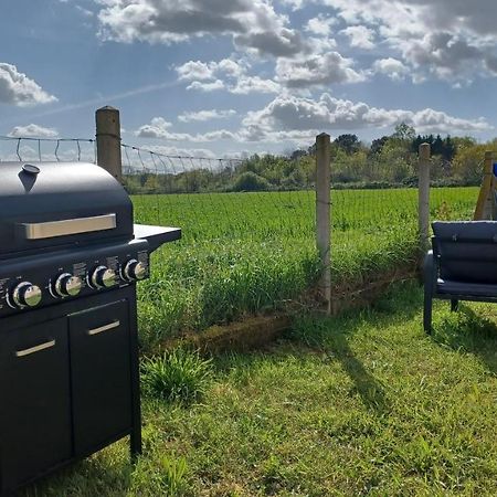Belle Maison Climatisee Renovee Pac-Man Entre Collegues, Amis, Famille - Barbecue - Netflix - Prime - Baby Foot 50Cts Saint-Seurin-sur-l'Isle Exterior photo