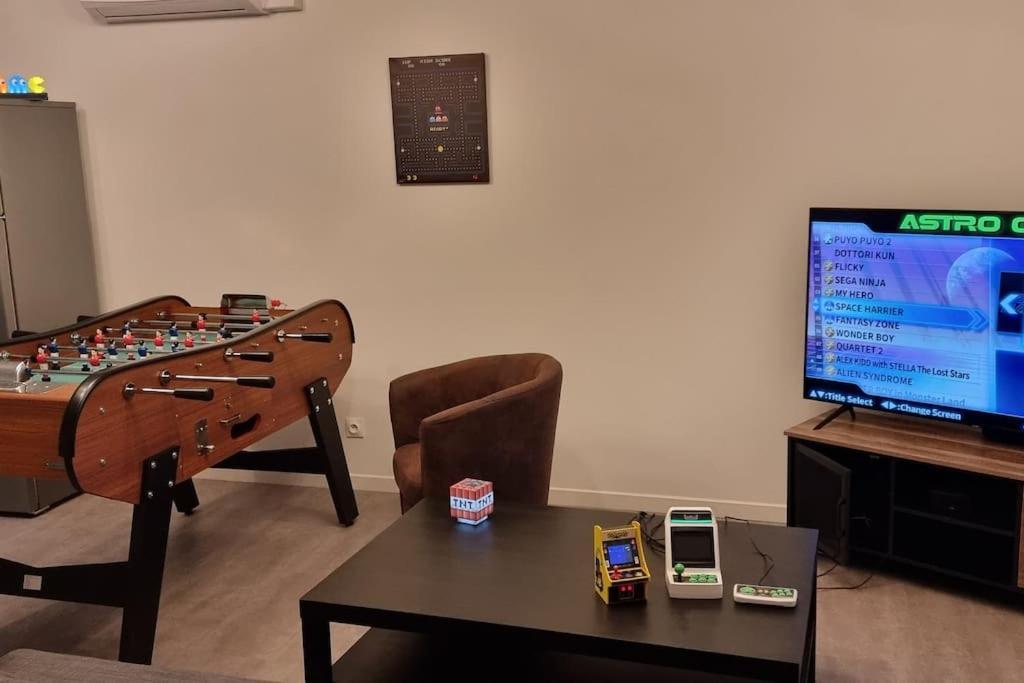 Belle Maison Climatisee Renovee Pac-Man Entre Collegues, Amis, Famille - Barbecue - Netflix - Prime - Baby Foot 50Cts Saint-Seurin-sur-l'Isle Exterior photo