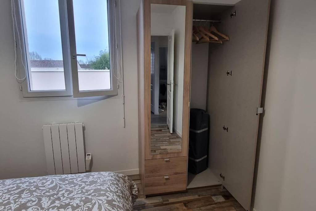 Belle Maison Climatisee Renovee Pac-Man Entre Collegues, Amis, Famille - Barbecue - Netflix - Prime - Baby Foot 50Cts Saint-Seurin-sur-l'Isle Exterior photo