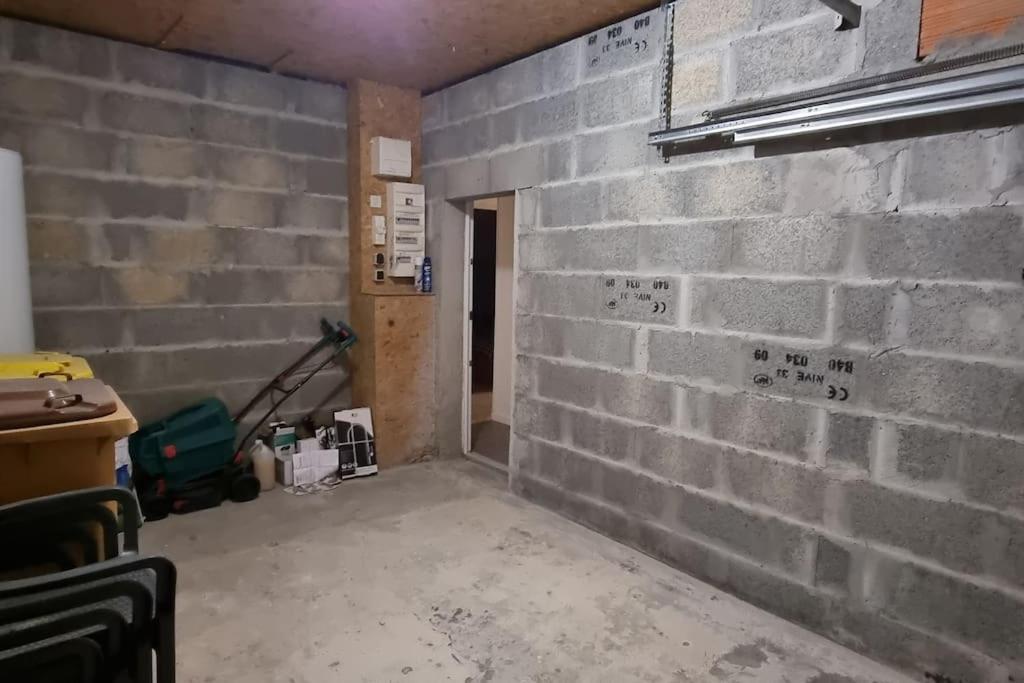 Belle Maison Climatisee Renovee Pac-Man Entre Collegues, Amis, Famille - Barbecue - Netflix - Prime - Baby Foot 50Cts Saint-Seurin-sur-l'Isle Exterior photo