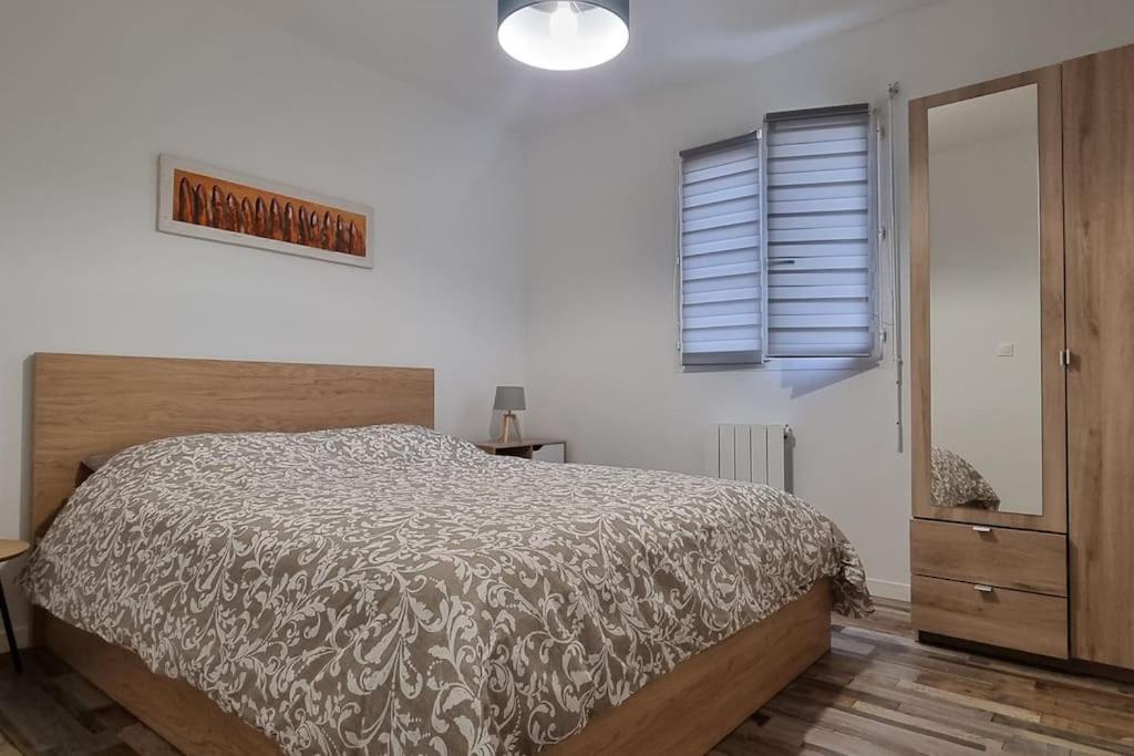 Belle Maison Climatisee Renovee Pac-Man Entre Collegues, Amis, Famille - Barbecue - Netflix - Prime - Baby Foot 50Cts Saint-Seurin-sur-l'Isle Exterior photo