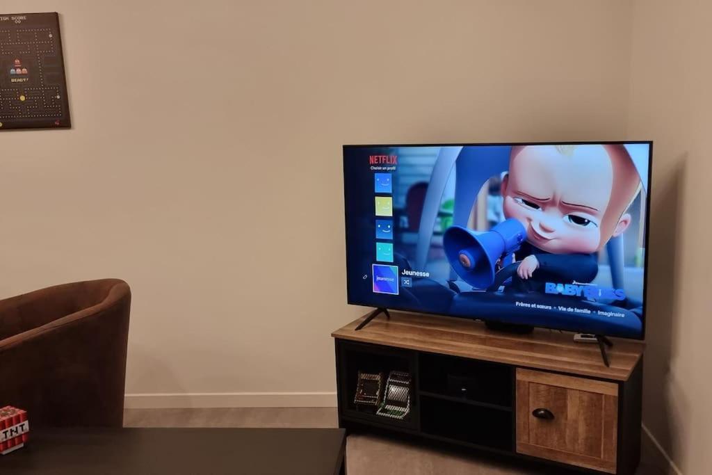 Belle Maison Climatisee Renovee Pac-Man Entre Collegues, Amis, Famille - Barbecue - Netflix - Prime - Baby Foot 50Cts Saint-Seurin-sur-l'Isle Exterior photo