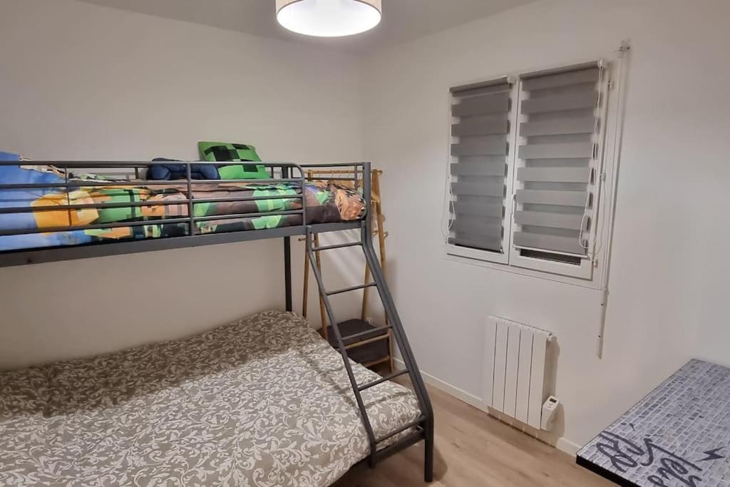 Belle Maison Climatisee Renovee Pac-Man Entre Collegues, Amis, Famille - Barbecue - Netflix - Prime - Baby Foot 50Cts Saint-Seurin-sur-l'Isle Exterior photo