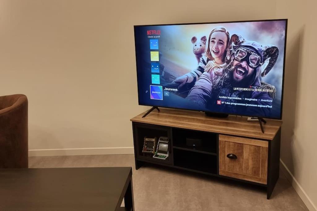 Belle Maison Climatisee Renovee Pac-Man Entre Collegues, Amis, Famille - Barbecue - Netflix - Prime - Baby Foot 50Cts Saint-Seurin-sur-l'Isle Exterior photo