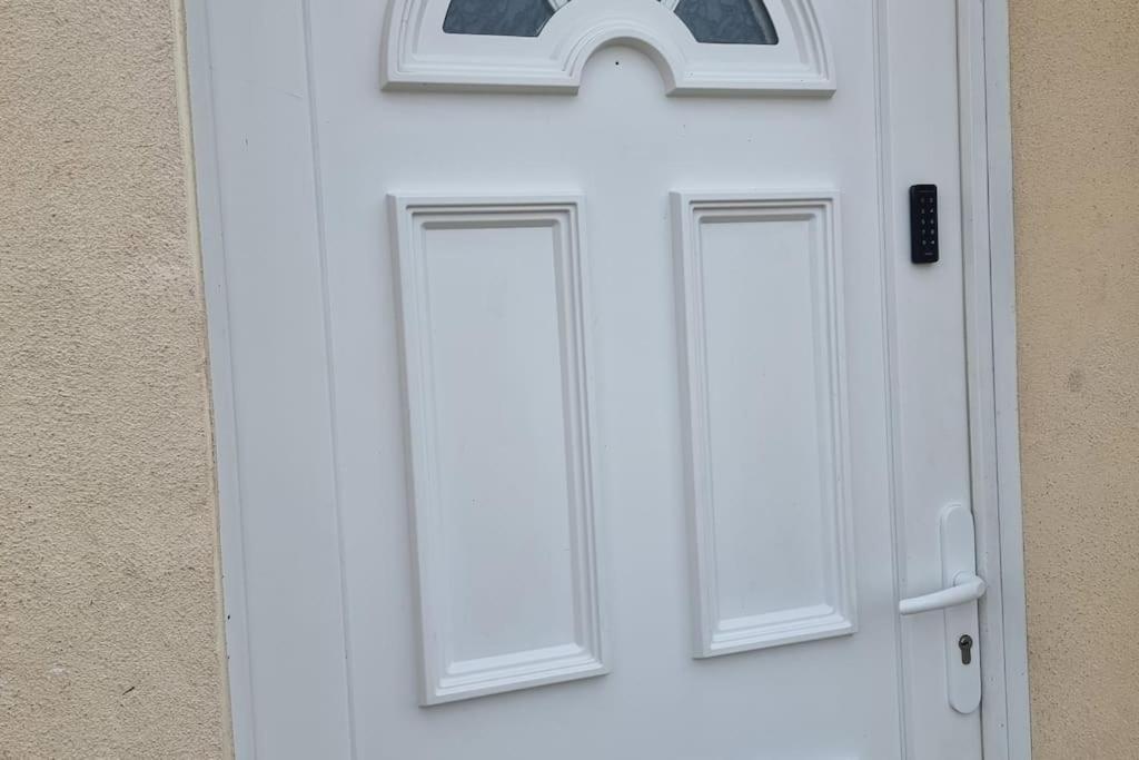 Belle Maison Climatisee Renovee Pac-Man Entre Collegues, Amis, Famille - Barbecue - Netflix - Prime - Baby Foot 50Cts Saint-Seurin-sur-l'Isle Exterior photo