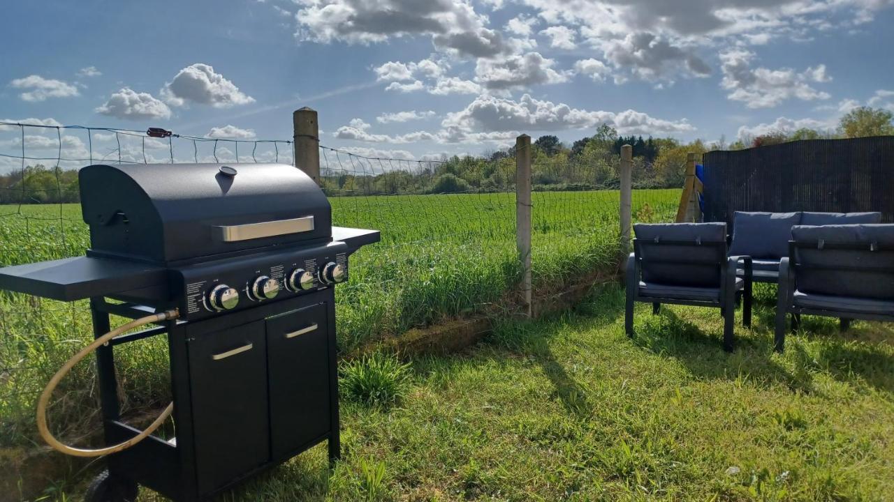 Belle Maison Climatisee Renovee Pac-Man Entre Collegues, Amis, Famille - Barbecue - Netflix - Prime - Baby Foot 50Cts Saint-Seurin-sur-l'Isle Exterior photo